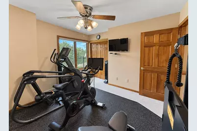 13320 W Crestwood Ct, New Berlin, WI 53151 - Photo 17