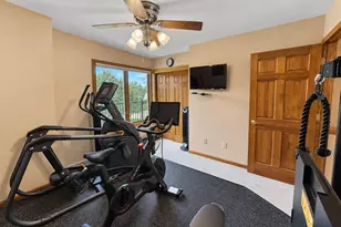 13320 W Crestwood Ct, New Berlin, WI 53151 - Photo 17