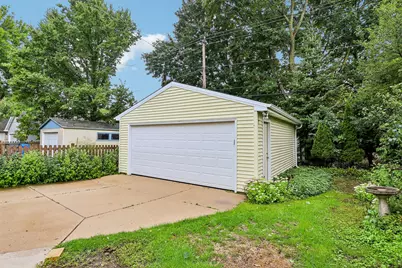 5945 N Shoreland Ave, Whitefish Bay, WI 53217 - Photo 25