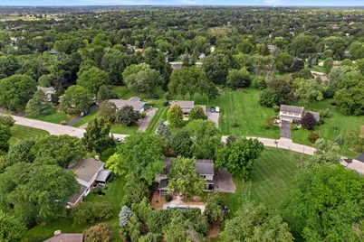 18045  Lamplighter Ln, Brookfield, WI 53045 - Photo 5