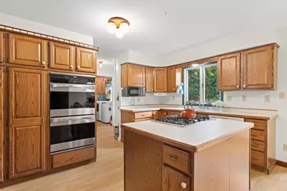18045  Lamplighter Ln, Brookfield, WI 53045 - Photo 17