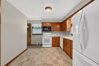 3508 E Oakwood Rd, Oak Creek, WI 53154 - Photo 15