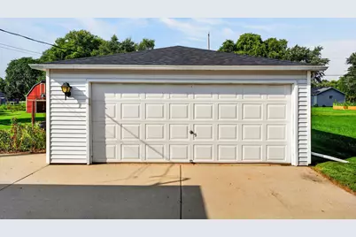 3508 E Oakwood Rd, Oak Creek, WI 53154 - Photo 31