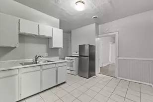 2421 S 5th Pl, Milwaukee, WI 53207 - Photo 9