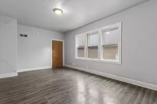 2421 S 5th Pl, Milwaukee, WI 53207 - Photo 15