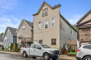 2421 S 5th Pl, Milwaukee, WI 53207 - Photo 17