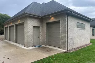 3505 Edgewood Rd, Manitowoc, WI 54220 - Photo 9