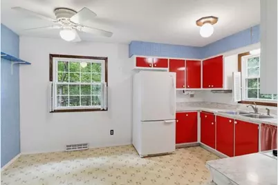 4108 W Glenwood Dr, Franklin, WI 53132 - Photo 9
