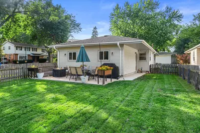 2006 N 107th St, Wauwatosa, WI 53226 - Photo 19