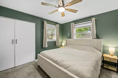 2006 N 107th St, Wauwatosa, WI 53226 - Photo 9