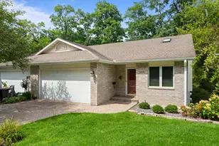 426 Country Club Dr, Lake Geneva, WI 53147 - Photo 15