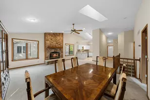 426 Country Club Dr, Lake Geneva, WI 53147 - Photo 5