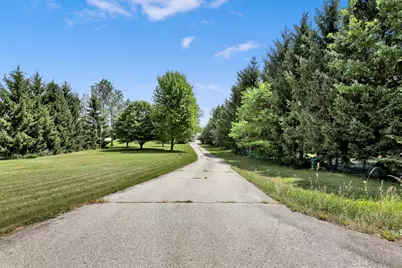 6497  Sky Ct, West Bend, WI 53095 - Photo 3