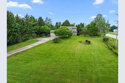 6497  Sky Ct, West Bend, WI 53095 - Photo 23