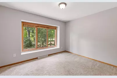 2944  Ridley Rd, Delafield, WI 53029 - Photo 17