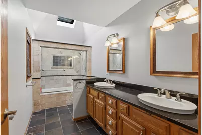 2944  Ridley Rd, Delafield, WI 53029 - Photo 15