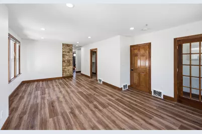 3713 E Cudahy Ave #3715, Cudahy, WI 53110 - Photo 11