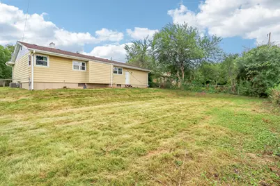 2218  Catalpa Rd, Madison, WI 53713 - Photo 29