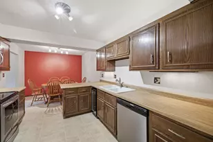 1146 Pilgrim Pkwy, Elm Grove, WI 53122 - Photo 7