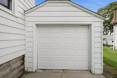 2430  13th Ave, South Milwaukee, WI 53172 - Photo 35