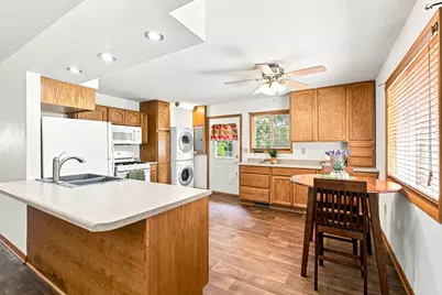 643  Madison Ave, West Bend, WI 53095 - Photo 3