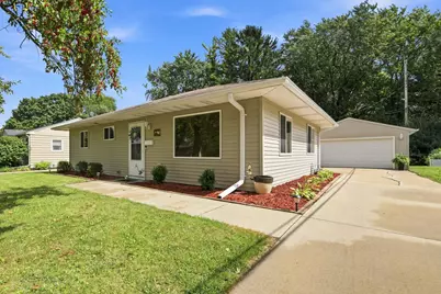 643  Madison Ave, West Bend, WI 53095 - Photo 19