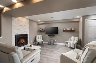 13737 N Lake Shore Dr, Mequon, WI 53097 - Photo 25