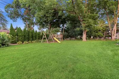 16200  Tomahawk Trl, Brookfield, WI 53005 - Photo 3