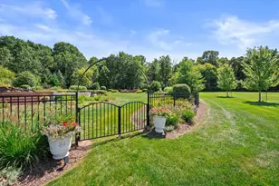 200 Nashotah Rd, Delafield, WI 53058 - Photo 5
