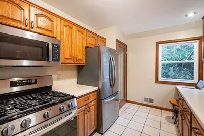 2416 S 79th St, West Allis, WI 53219 - Photo 9