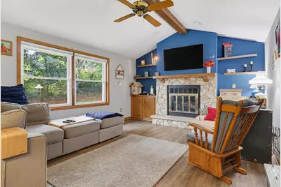 10257 W Spring Green Rd, Greenfield, WI 53228 - Photo 7