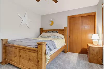 10257 W Spring Green Rd, Greenfield, WI 53228 - Photo 23