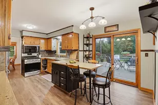 10257 W Spring Green Rd, Greenfield, WI 53228 - Photo 11
