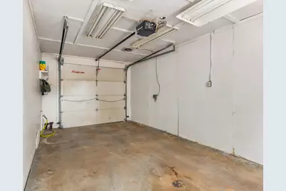 1134  Windiate St, Manitowoc, WI 54220 - Photo 27