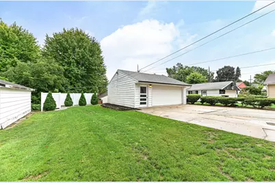 1118 S 124th St, West Allis, WI 53214 - Photo 35