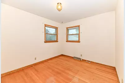 1118 S 124th St, West Allis, WI 53214 - Photo 17