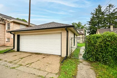 2421 W Hampton Ave, Milwaukee, WI 53209 - Photo 27