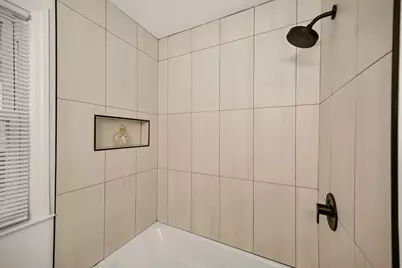 2421 W Hampton Ave, Milwaukee, WI 53209 - Photo 13