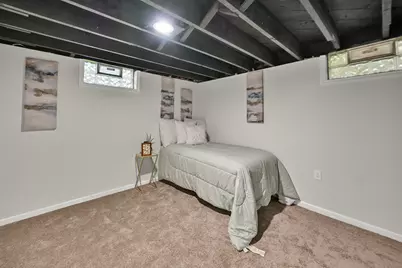 2421 W Hampton Ave, Milwaukee, WI 53209 - Photo 15