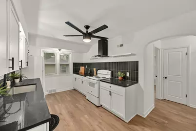2421 W Hampton Ave, Milwaukee, WI 53209 - Photo 7