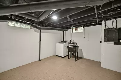 2421 W Hampton Ave, Milwaukee, WI 53209 - Photo 17