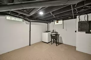 2421 W Hampton Ave, Milwaukee, WI 53209 - Photo 17