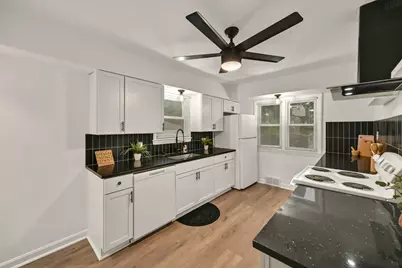 2421 W Hampton Ave, Milwaukee, WI 53209 - Photo 5