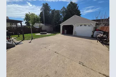 1226 S 32nd St, Manitowoc, WI 54220 - Photo 21