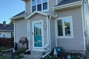 1226 S 32nd St, Manitowoc, WI 54220 - Photo 1