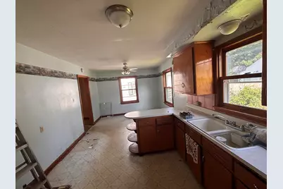 3464 S Kansas Ave, Milwaukee, WI 53207 - Photo 13