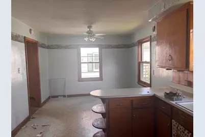 3464 S Kansas Ave, Milwaukee, WI 53207 - Photo 5