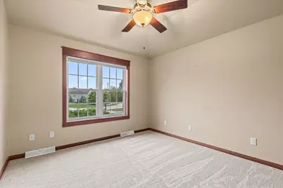 453  Western Ct, West Bend, WI 53095 - Photo 25