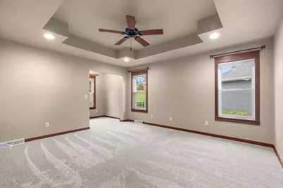 453  Western Ct, West Bend, WI 53095 - Photo 17