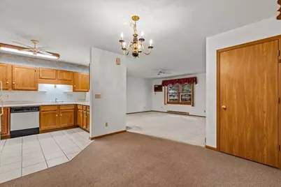 621  Barrington Ct #D, West Bend, WI 53095 - Photo 9